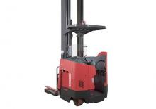 Stivuitoare electrice cu catarg retractabil RAYMOND 7700