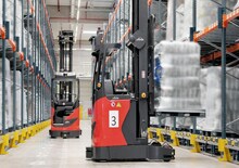 Stivuitoare electrice cu catarg retractabil Linde R16HD MATIC config. 1 