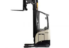 Stivuitoare electrice cu catarg retractabil Crown RM 6095S