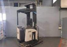 Stivuitoare electrice cu catarg retractabil Crown RR 5725 1.6