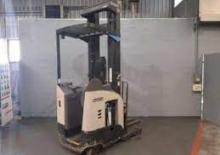 Stivuitoare electrice cu catarg retractabil Crown RR 5725 2.0