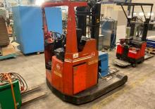 Stivuitoare electrice cu catarg retractabil BT RT 2000 SE
