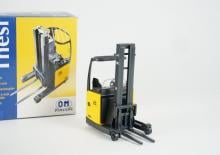 Stivuitoare electrice cu catarg retractabil OM-Pimespo Thesi B 2