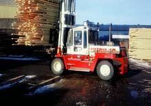 Stivuitoare frontale diesel SVETRUCK 1560-33