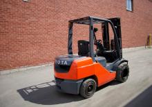 Stivuitoare frontale diesel Toyota 8FDU32
