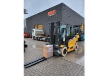 Stivuitoare frontale electrice TCM FHB55H-E1