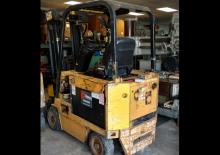 Stivuitoare frontale electrice Caterpillar M 40 D SA