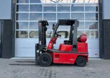 Stivuitoare frontale LPG Nissan APH 02 A 25 WU