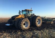 Tractoare 4WD Challenger 1046