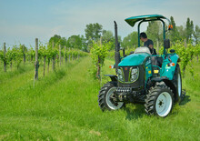 Tractoare 4WD Arbos 3055