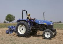 Tractoare 4WD New Holland TT75