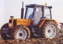 Tractoare cu roți mari pe spate Renault 103-52