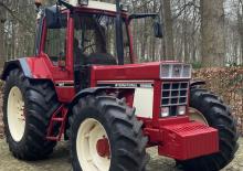 Tractoare cu roți mari pe spate International Harvester 1056