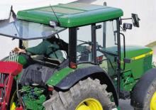 Tractoare cu roți mari pe spate John Deere 5500 N