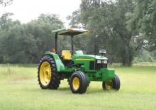 Tractoare cu roți mari pe spate John Deere 5615 F Std