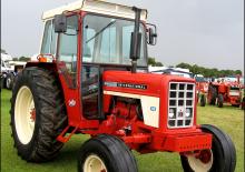 Tractoare cu roți mari pe spate International Harvester 674