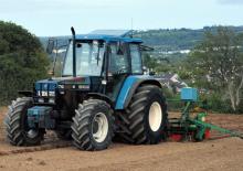 Tractoare cu roți mari pe spate Ford-NH 7740
