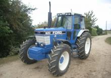 Tractoare cu roți mari pe spate Ford-NH 8210
