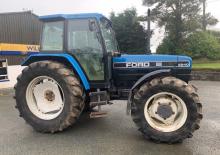 Tractoare cu roți mari pe spate Ford-NH 8240