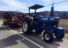 Tractoare cu roți mari pe spate Ford-NH 8530