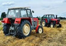 Tractoare cu roți mari pe spate Ursus 902