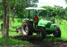 Tractoare cu roți mari pe spate DEUTZ-FAHR Agrolux 50 E