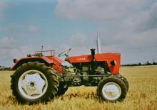 Tractoare cu roți mari pe spate Ursus C-335