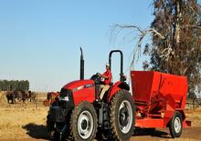 Tractoare cu roți mari pe spate Case IH Farmall 140A