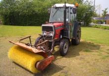 Tractoare cu roți mari pe spate Massey Ferguson MF 354 V Plattform