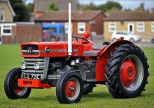 Tractoare cu roți mari pe spate Massey Ferguson 135