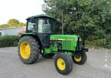 Tractoare municipale John Deere 2040