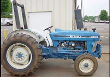 Tractoare municipale Ford-NH 2810