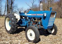 Tractoare municipale Ford-NH 3000
