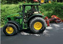 Tractoare municipale John Deere 3720