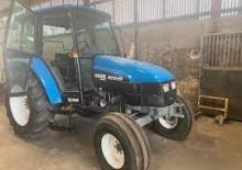 Tractoare municipale New Holland 4835