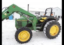 Tractoare municipale John Deere 5200