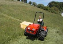 Tractoare municipale AGT AGT 835 3-T