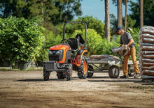 Tractoare municipale Kubota B2401DTN