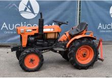 Tractoare municipale Kubota B7100
