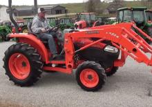 Tractoare municipale Kubota L3240