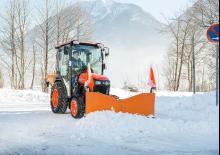 Tractoare municipale Kubota STW34