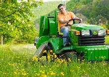 Tractoare municipale John Deere X 740