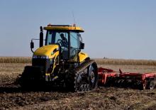 Tractoare pe șenile Challenger MT745