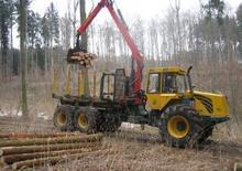 Tractoare speciale pentru derapaj HSM 904 F