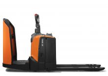 Transpalete cu operator pedestru BT LPE 200