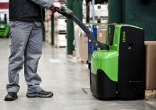 Transpalete cu operator pedestru Cesab P 218