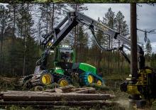 Utilaje de recoltat bușteni John Deere 1070 G