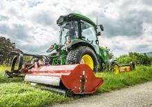Vehicule municipale multifuncționale diesel John Deere 4052 R