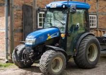 Vehicule municipale multifuncționale diesel New Holland T 3030 (302)
