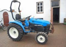 Vehicule municipale multifuncționale diesel New Holland TC 27 D